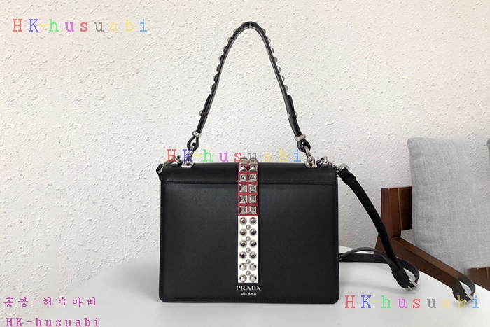 �ڹ̷��ޡ� ����� ���͵� �ΰ�  ����� PR 1BA179