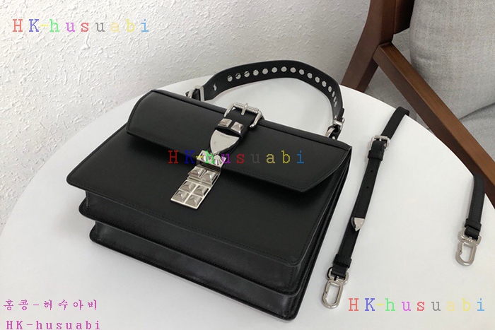 �ڹ̷��ޡ� ����� ���͵� �ΰ�  ����� PR 1BA179