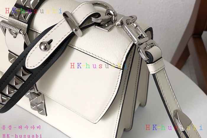 �ڹ̷��ޡ� ����� ���͵� �ΰ�  ����� PR 1BA179-2