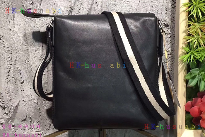 �ڹ̷��ޡ� �߸� ������ ũ�ν��� BL650170-2