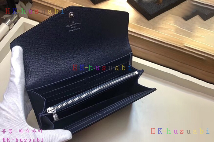 �ڹ̷��ޡ� ���̺��� ��ư ������  M62985