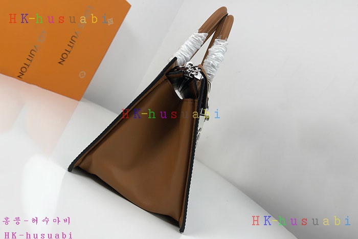 �ڹ̷��ޡ� 2019SS ���̺��� ũ���� ��帮�� LV M44371-4